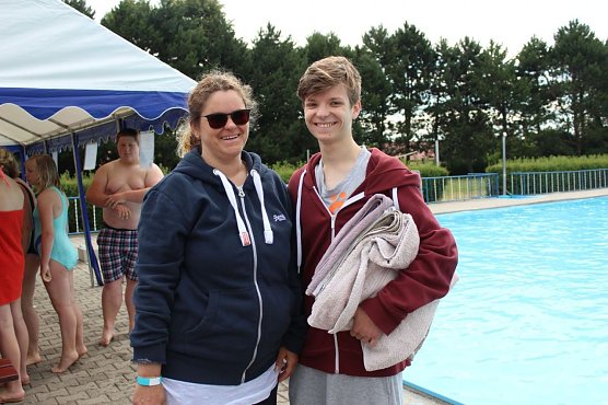 24-Stunden-Schwimmen gestartet (Foto: Karl-Heinz Herrmann) 24-Stunden-Schwimmen gestartet (Foto: Karl-Heinz Herrmann)