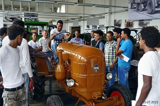 20 junge Männer aus Eritrea besuchten das IFA Museum (Foto: IFA-Museum Nordhausen) 20 junge Männer aus Eritrea besuchten das IFA Museum (Foto: IFA-Museum Nordhausen)