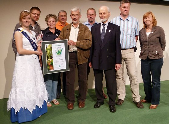 Verleihung des Gütesiegels für den Karstwanderweg (Foto: Jessica Pieper) Verleihung des Gütesiegels für den Karstwanderweg (Foto: Jessica Pieper)