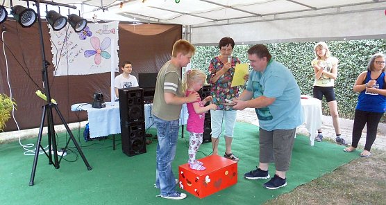 Gartenfreunde beim Feiern (Foto: privat)