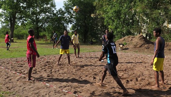 Die Teams spielen sich ein (Foto: nnz)
