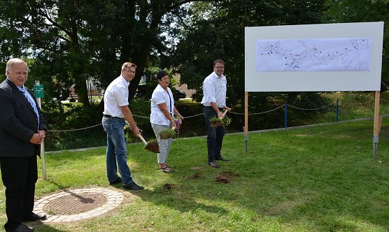 In die Erde gestochen (Foto: privat)