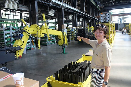 In der Werkshalle der NOBAS bekam einen Einblick in den Fertigungsprozess (Foto: Angelo Glashagel) In der Werkshalle der NOBAS bekam einen Einblick in den Fertigungsprozess (Foto: Angelo Glashagel)