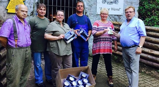 Spende &uuml;bergeben (Foto: privat)
