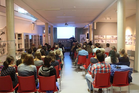 Im Sonderausstellungsraum ist auch die Ausstellung "Nordhausen in der Revolution der Kerzen" zu sehen, die von Sch&uuml;lern des Humboldt Gymnasiums erstellt wurde (Foto: Angelo Glashagel)