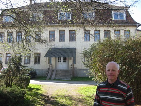 Fleischer vor dem Gutshaus (Foto: SPD) Fleischer vor dem Gutshaus (Foto: SPD)
