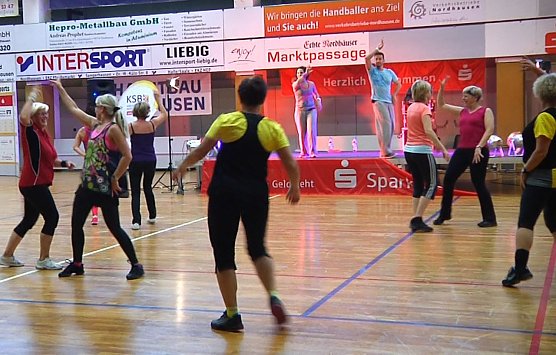 Von den Profis lernen - zum 7. mal fan heute der Nordh&auml;user Aerobicday statt (Foto: Angelo Glashagel)