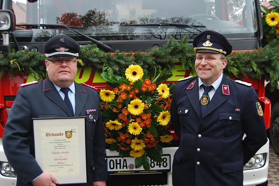 Der Mann im Hintergrund (links) (Foto: privat)