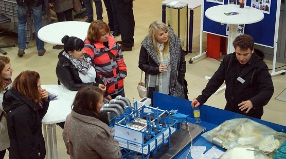 Wertstoffwende erl&auml;utert (Foto: Tina Bergknapp/HSN)
