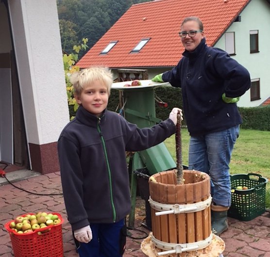 Selbst gepresst schmeckt der Herbst am besten (Foto: privat)