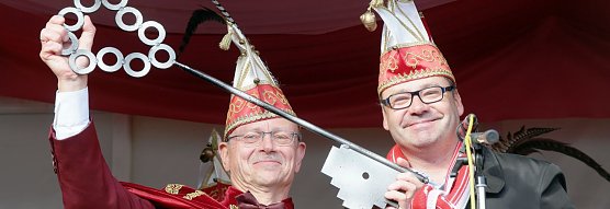 Der Schl&uuml;ssel ist &uuml;bergeben (Foto: nnz)