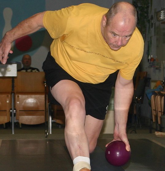 Roland Rahn rettete im NSV-Derby der Zweiten gerade noch den Sieg (Foto: Uwe Tittel) Roland Rahn rettete im NSV-Derby der Zweiten gerade noch den Sieg (Foto: Uwe Tittel)