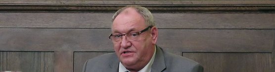 Egon Primas gestern im Kreistag (Foto: nnz)