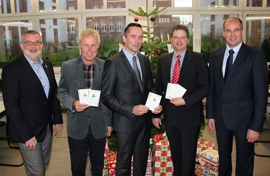 Der Nordh&auml;user Unternehmerverband beteiligt sich mit 1000 Euro an der Wunschbaumaktion des Landkreises (Foto: Jessica Pieper)