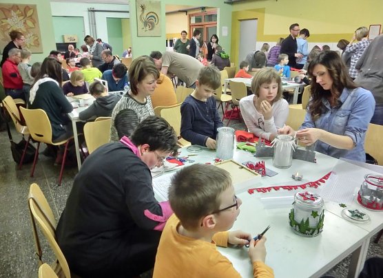 Adventsbasteln in G&ouml;rsbach (Foto: Grundschule  G&ouml;rsbach)