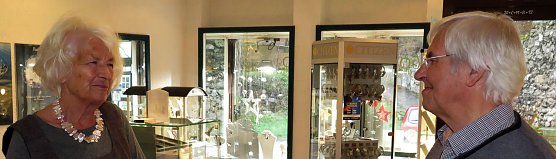 Christel und Hansj&uuml;rgen N&uuml;&szlig;le in ihrem Gesch&auml;ft, das am 31. Dezember schlie&szlig;en wird. (Foto: nnz)