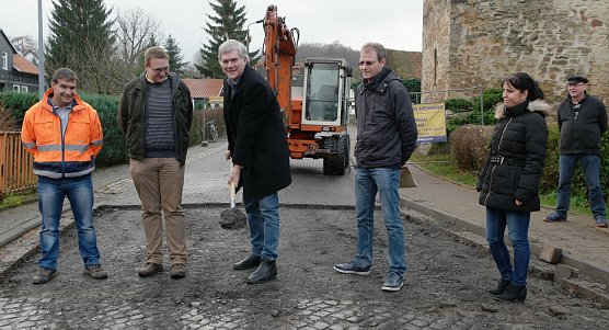 Symbolischer Spatenstich (Foto: nnz)