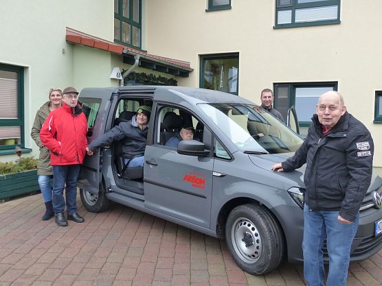 Vier frische Räder für das Wohnheim der Nordthüringer Lebenshilfe (Foto: Ingrid Krug) Vier frische Räder für das Wohnheim der Nordthüringer Lebenshilfe (Foto: Ingrid Krug)