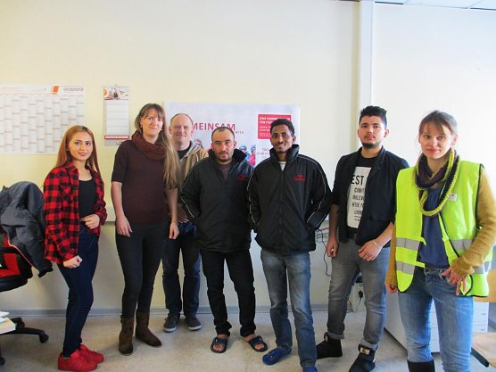 Nordhäuser Studenten übergaben Spenden (Foto: Verena Kirejewski) Nordhäuser Studenten übergaben Spenden (Foto: Verena Kirejewski)