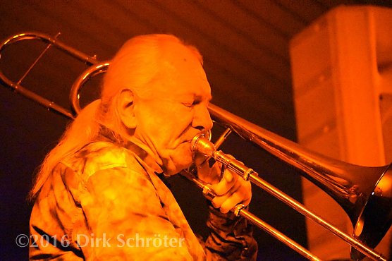 Das Neujahrskonzert, am 16. Januar mit dem Ausnahmek&uuml;nstler Conny Bauer im alten Wasserwerk, begeisterte die zahlreichen G&auml;ste (Foto: Dirk Schr&ouml;ter)