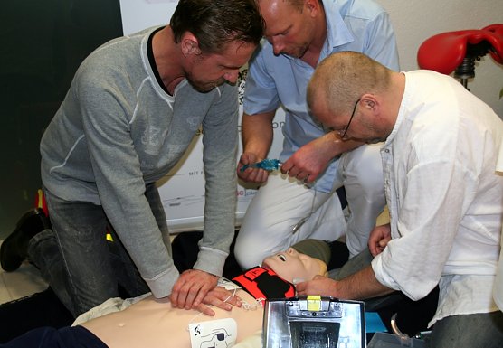 Weiterbildung f&uuml;r Zahn&auml;rzte (Foto: Josephine Steinmetz)