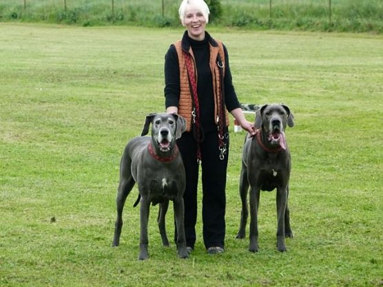 Mandy Matzak mit ihren M&auml;dels Undis und Aurelia. (Foto: privat)