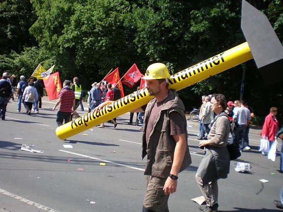 &Icirc;n Berlin demonstriert (Foto: Buntfu&szlig;)