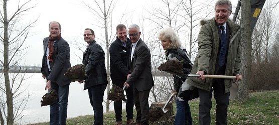 In die Erde gestochen (Foto: nnz)