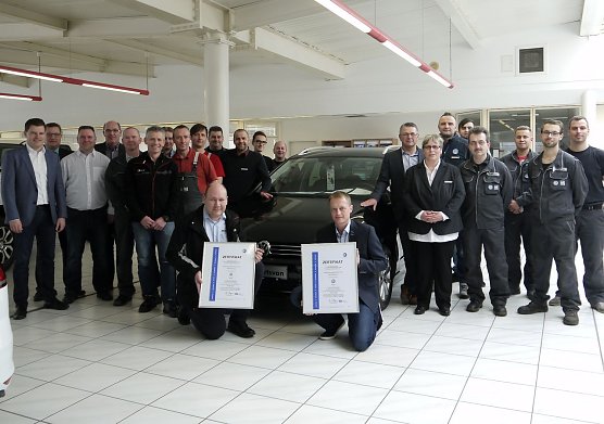 Stolz auf die Zertifizierung (Foto: Albertsmeyer)