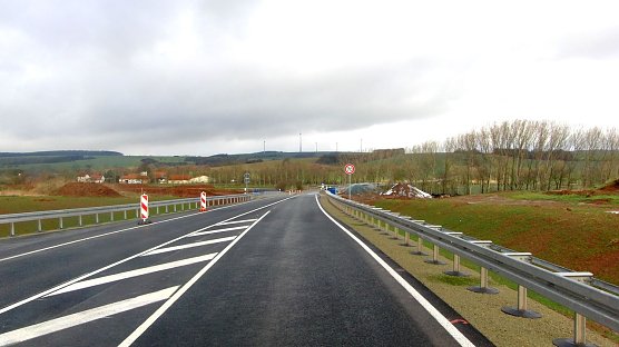 B 243 n bei Gro&szlig;wechsungen (Foto: Bodo Schwarzberg)