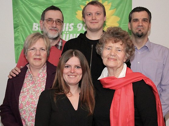 Hintere Reihe (v.l.n.r.): Andreas Treutler, Nicolas Nieschke, Kai Buchmann, Mittlere Reihe: Ursula Burkhardt Vordere Reihe (v.l.n.r): Stephanie Kespohl, Gisela Hartmann (Foto: B&uuml;ndnis 90 /Die Gr&uuml;nen Kreisverband Nordhausen)