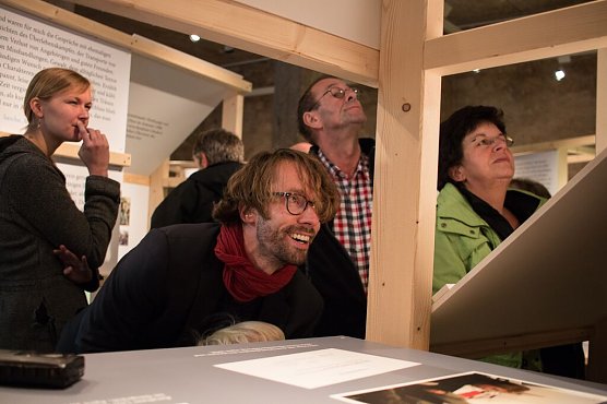 Die Ausstellung der Jugend f&uuml;r Dora "...vielleicht ist dein gr&uuml;n mein blau..." wurde jetzt verl&auml;ngert (Foto: Gedenkst&auml;tte Mittelbau-Dora)
