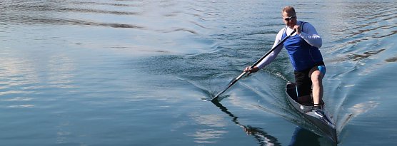 Olaf Ostwald will mit seinem neuen High-Tech Kanu "Yvonne" Weltmeister werden (Foto: Angelo Glashagel)