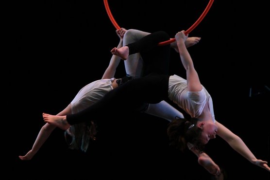 No money - pure honey - die Kinder des Zirkus Zappelini zeigten am Abend, was sie drauf haben (Foto: Angelo Glashagel)