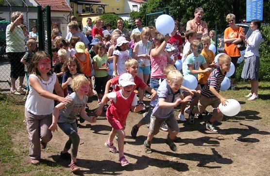 Spielplatz wurde er&ouml;ffnet (Foto: F&ouml;rderverein)