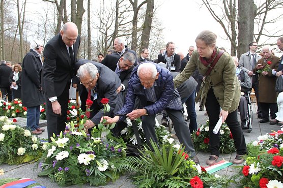 Gedenkveranstaltung zum 71. Jahrestag der Befreiung des KZ Mittelbau-Dora (Foto: Angelo Glashagel)
