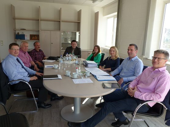 Herrn Thomas Seeber (NUV),  Herrn Hans-Joachim Junker (NUV),  Herrn Dr. Dirk Vetter (NUV),  Herrn Matthias Kresel (WJ),  Frau Stephanie Kespohl (WJ),  Frau Carina Schmidt (NUV),  Herrn Niels Neu (NUV) und  Herrn Andr&eacute; Materlik (NUV). (Foto: Nordh&auml;user Unternehmerverband)