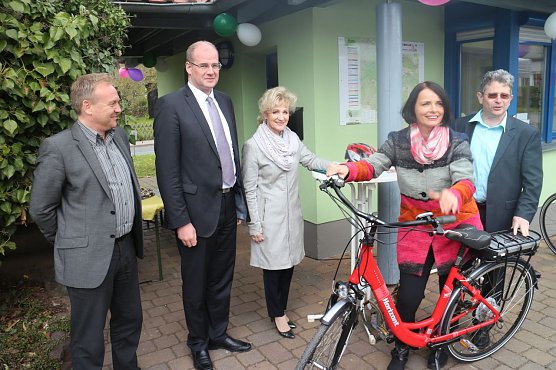Erste E-Bike Leihstation in Neustadt eröffnet (Foto: Angelo Glashagel) Erste E-Bike Leihstation in Neustadt eröffnet (Foto: Angelo Glashagel)