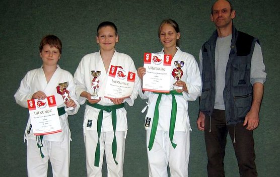 Sieger und Betreuer (Foto: nnz)