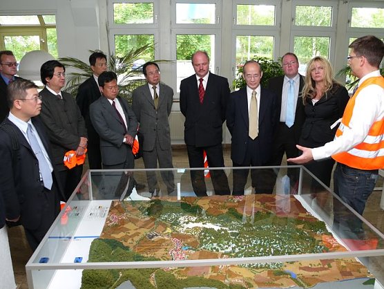 Gäste bei Knauf (Foto: Knauf) Gäste bei Knauf (Foto: Knauf)