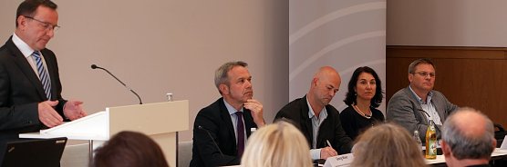 Blick auf das Podium (Foto: nnz)