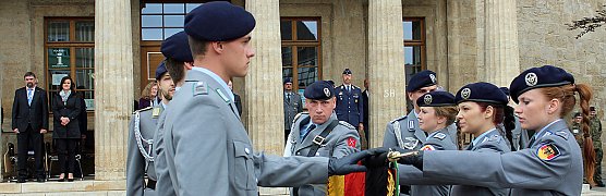 Vereidigung auf dem Marktplatz (Foto: Karl-Heinz Herrmann)