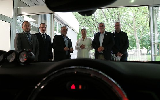 &Uuml;bergeben (Foto: nnz)