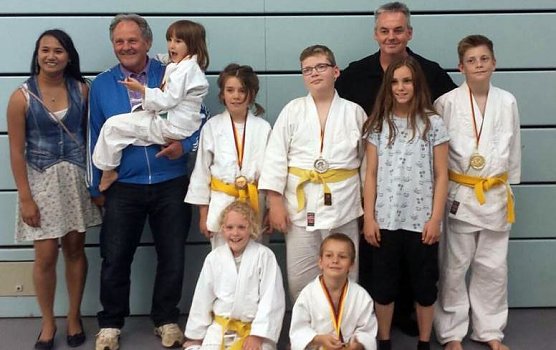 Von links: Noree Khongsiri, Waldemar Benndorf, Laura Fense, Josefine Erdmann, Lucas Schuller, J&ouml;rg Viehst&auml;dt, Maxi Schreiber, Randy Aderhold Leonie Jung und Markus Erdmann (Foto: privat)