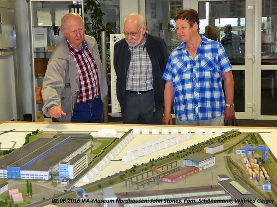 F&uuml;hrung durch das Nordh&auml;user IFA Museum (Foto: Wilfried Geiger)
