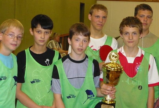 Tischtennis gespielt (Foto: JSW) Tischtennis gespielt (Foto: JSW)