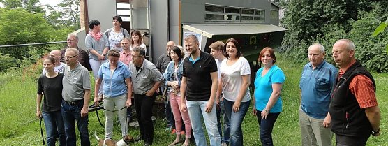 Am Bienenwagen (Foto: Th. Soszynski)
