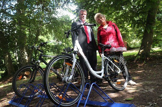 Zwei neue Fahrradst&auml;nder f&uuml;r Hohenrode (Foto: Angelo Glashagel)