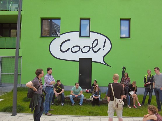 Masterstudentinnen und -studenten beim Besuch der Internationalen Bauausstellung IBA Hamburg  (Foto: Dieter D. Genske)