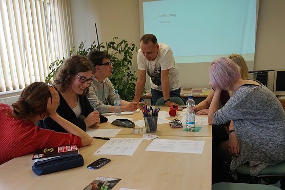 Seminar zu Vorurteilen im Radio ENNO (Foto: Radio ENNO) Seminar zu Vorurteilen im Radio ENNO (Foto: Radio ENNO)